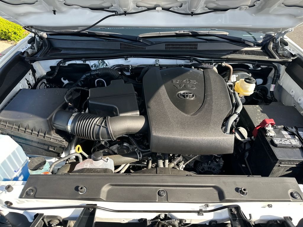 Used 2023 Ice Toyota Limited image 29