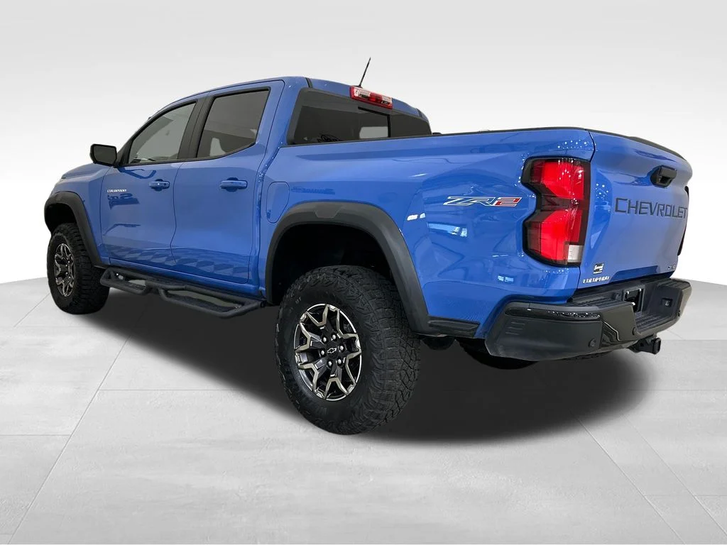 Used 2025 Blue Chevrolet ZR2 image 3
