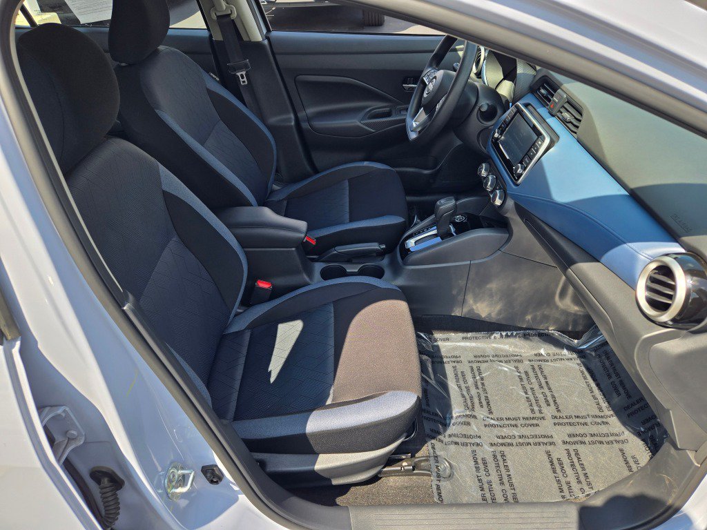 2025 Nissan Versa Sedan SV - Photo 6