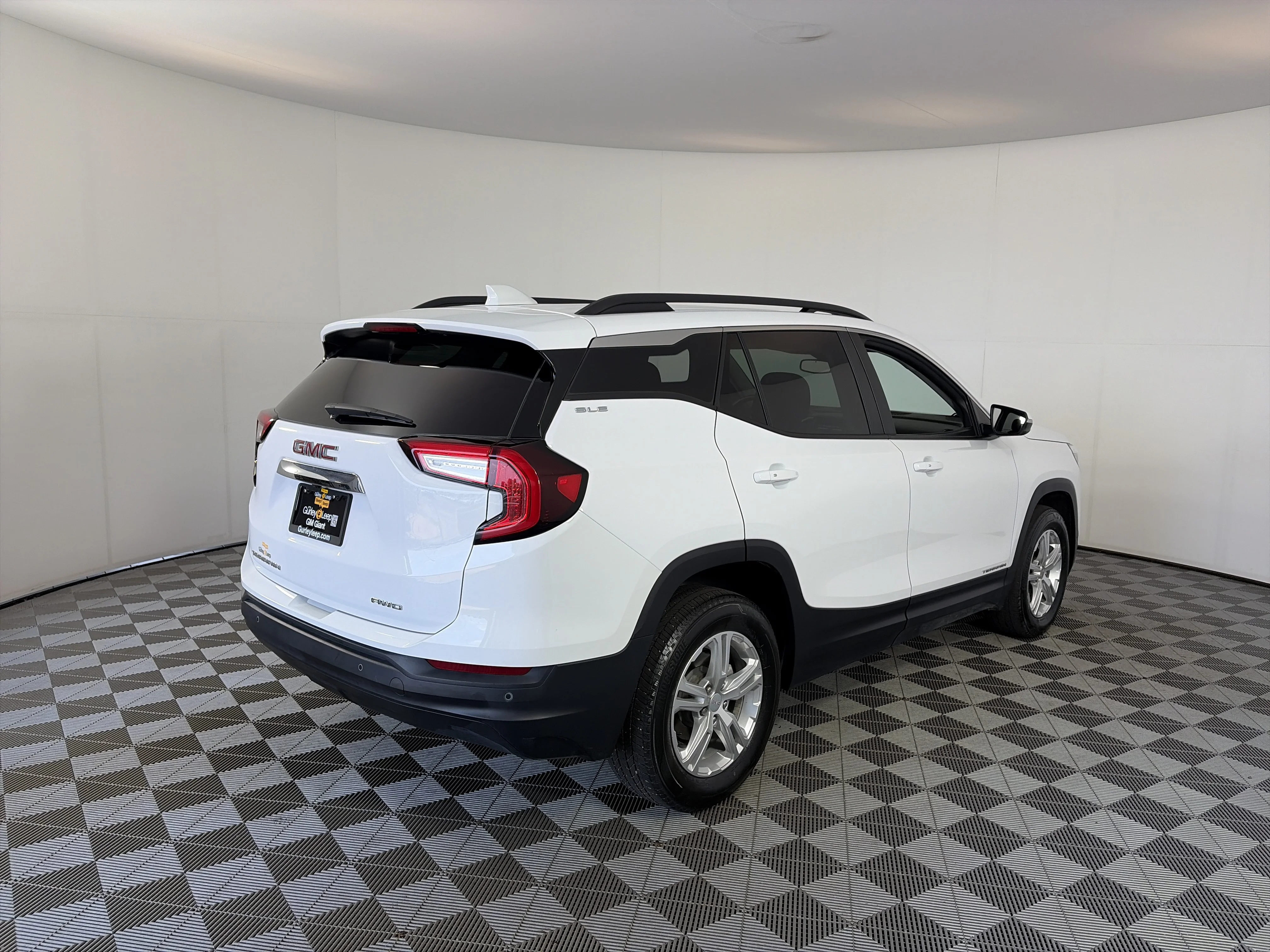 Certified Used 2024 Summit White GMC SLE image 7
