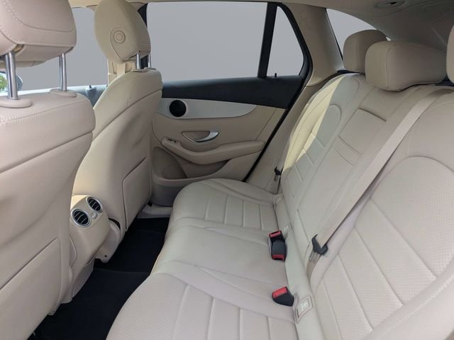 Used 2022  Mercedes-Benz GLC 300 image 14