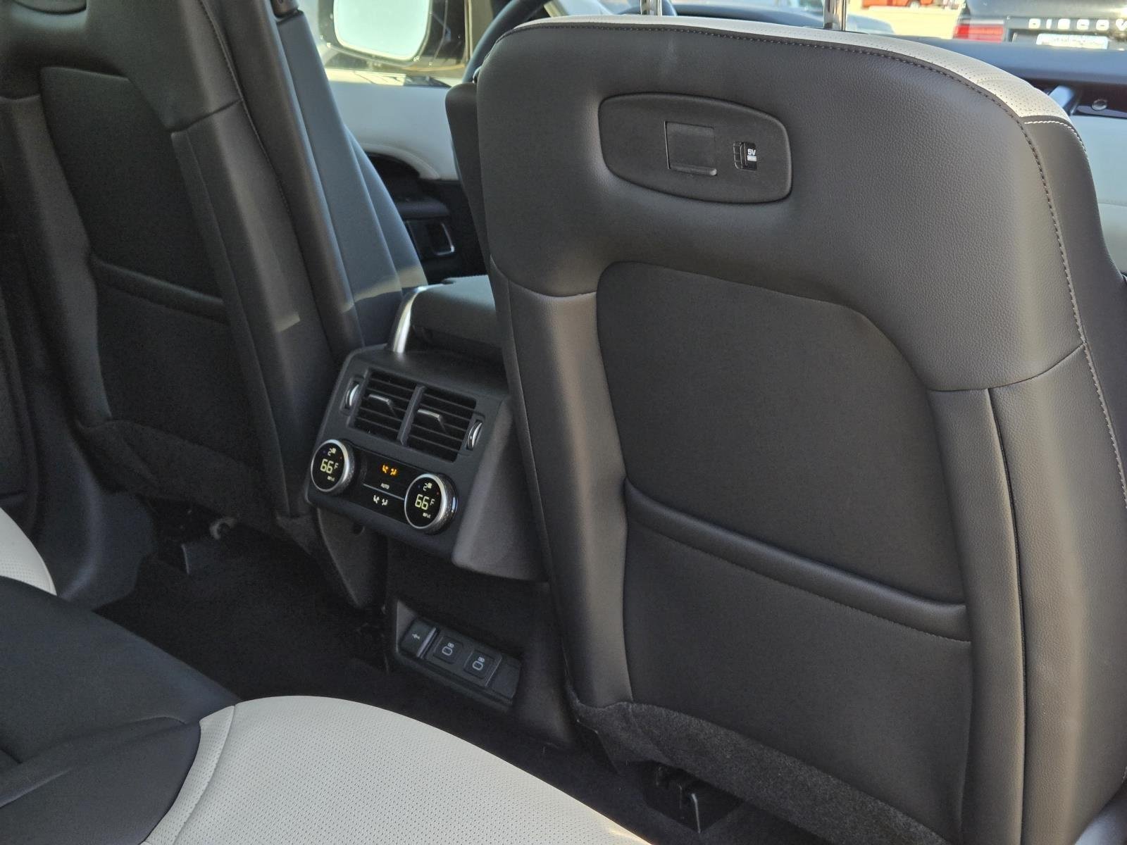 Used 2025 Fuji White Land Rover S image 25