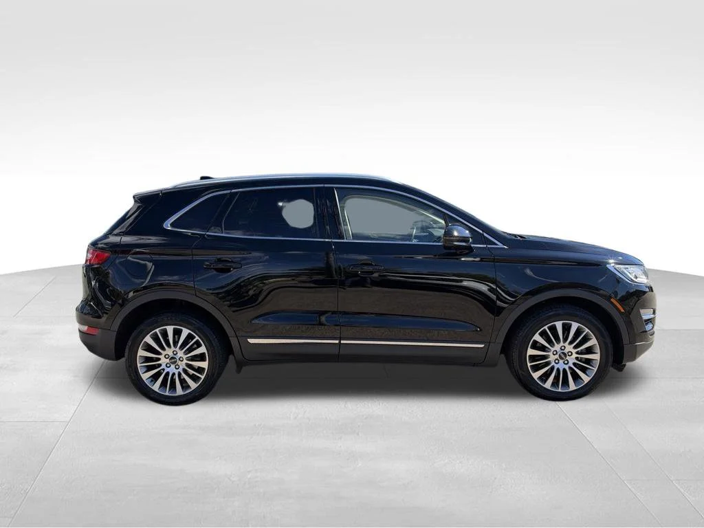 Used 2017 Black Lincoln Reserve image 6