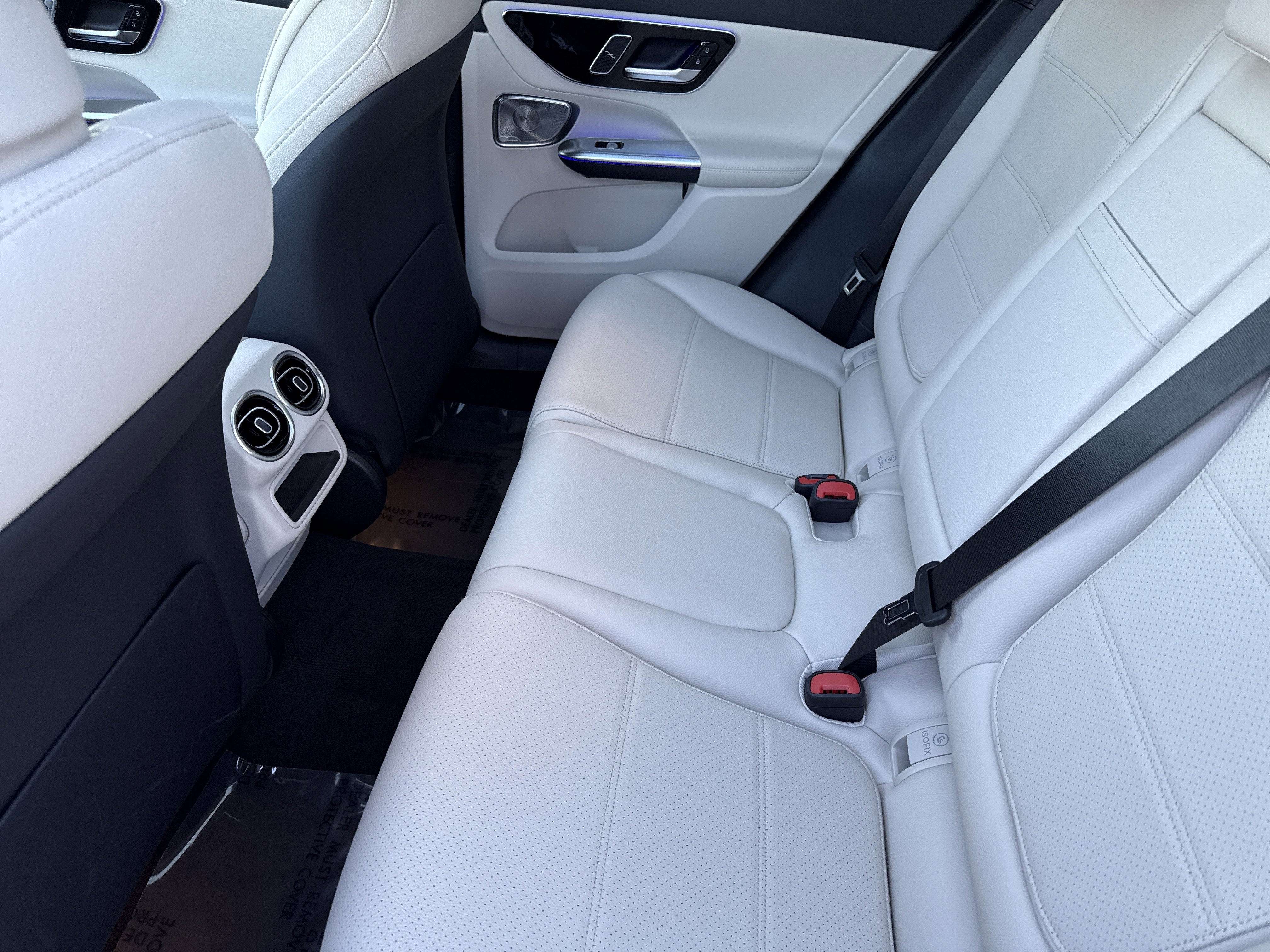 Used 2026 Polar White Mercedes-Benz GLC 300 image 24