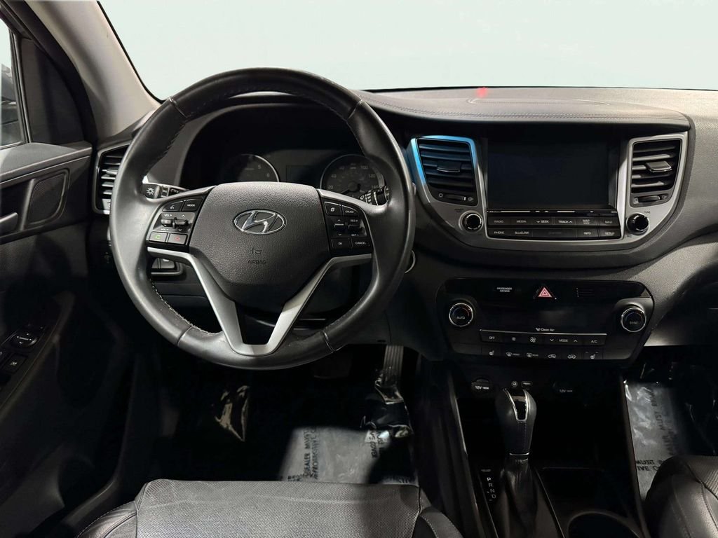 Used 2016 Coliseum Gray Hyundai Limited image 10