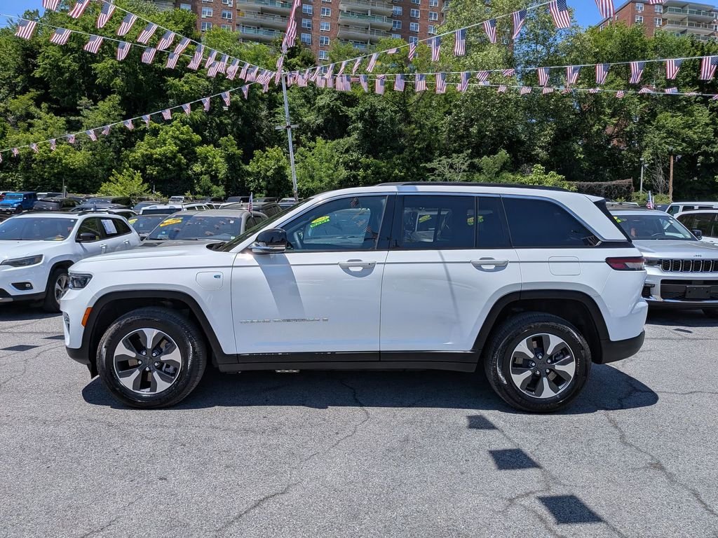 Used 2024 White Jeep 4xe image 11