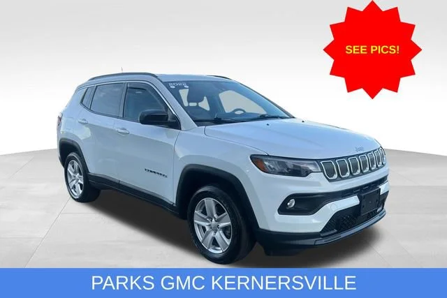 Used 2022 Bright White Clea Jeep Latitude image 1