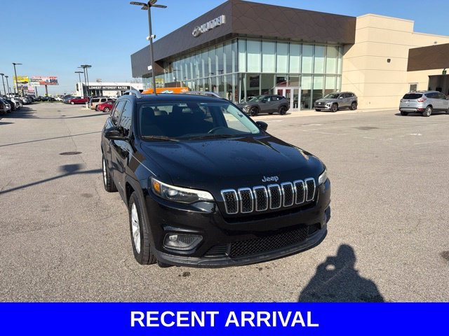 Used 2019 Diamond Black Jeep Latitude image 2