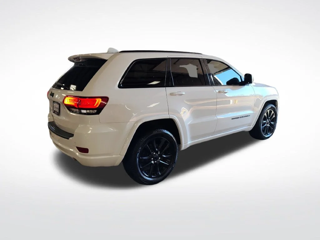 Used 2018 White Jeep Altitude image 5