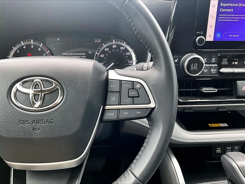 2024 Toyota Highlander XLE - Photo 16