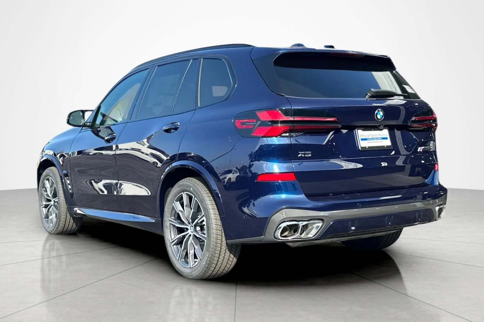 New 2026 Tanzanite Blue II Metallic BMW M60i image 3