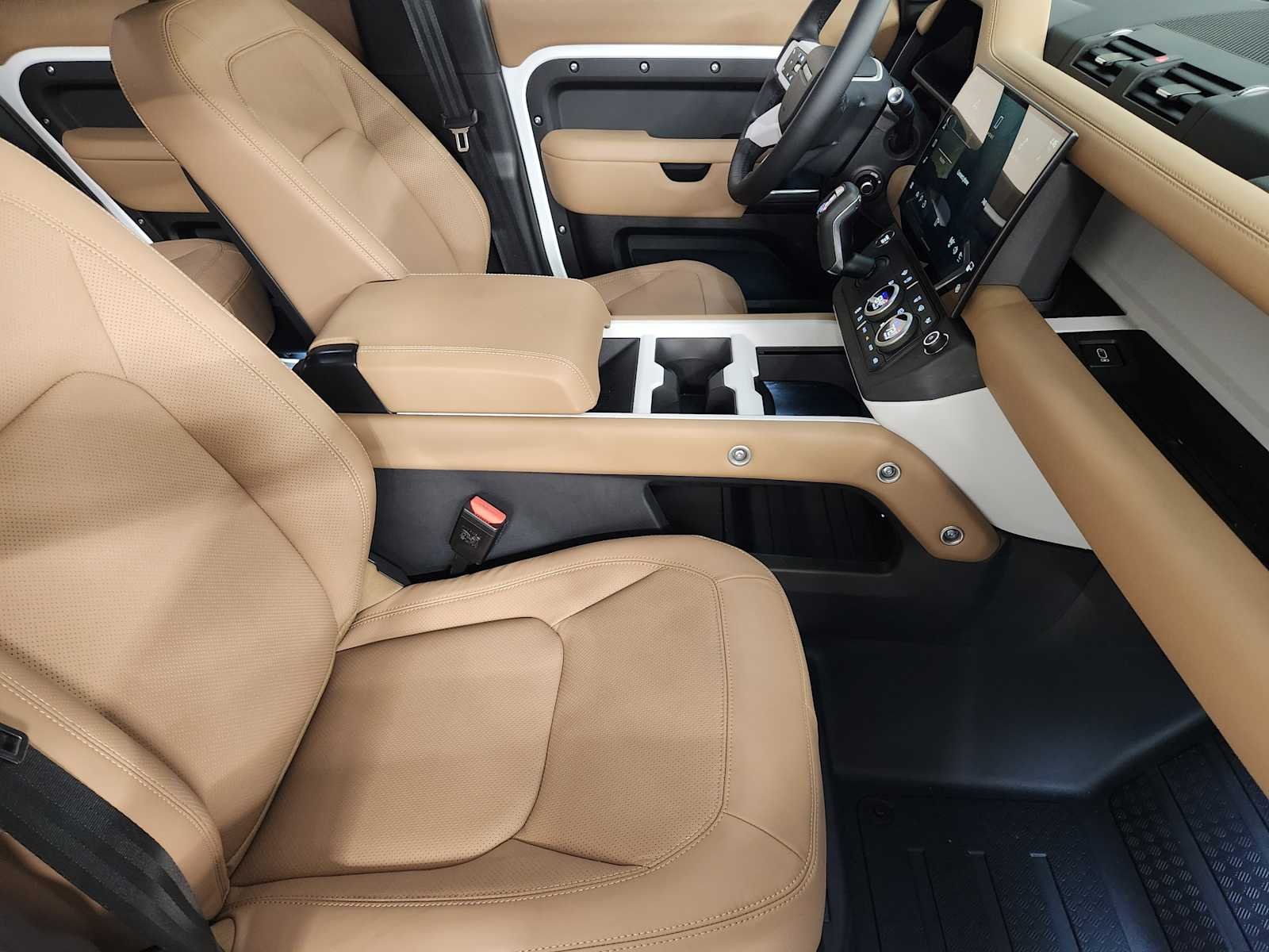 New 2026 Fuji White Land Rover S image 3