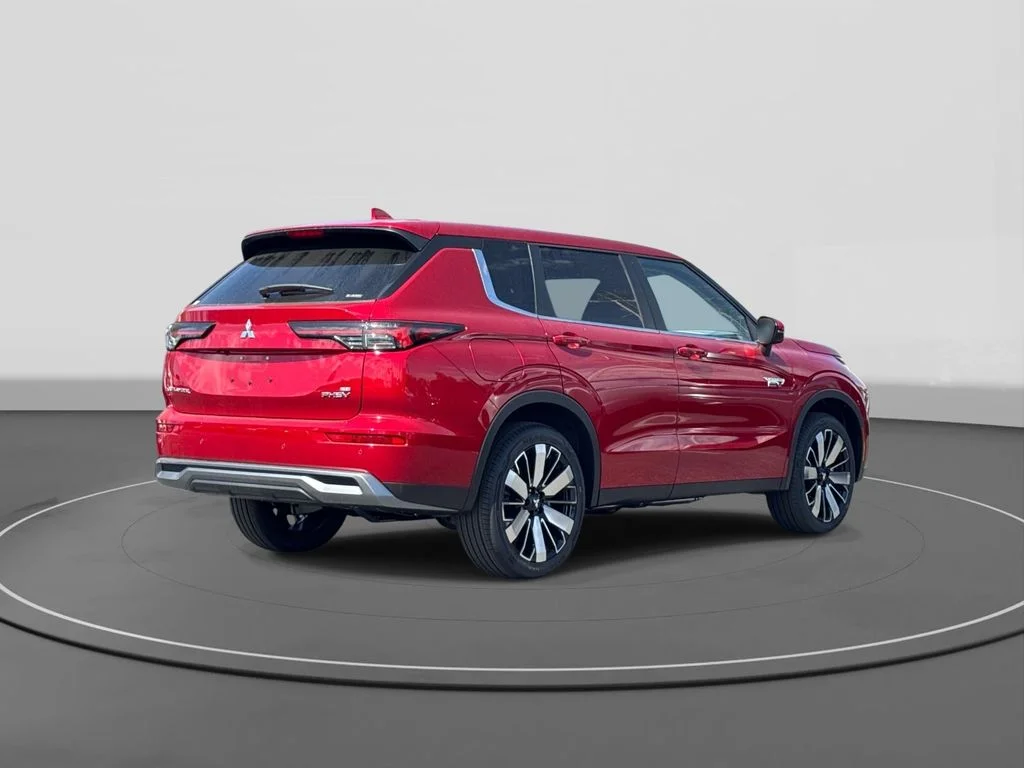 New 2026 Red Diamond Mitsubishi SE image 5