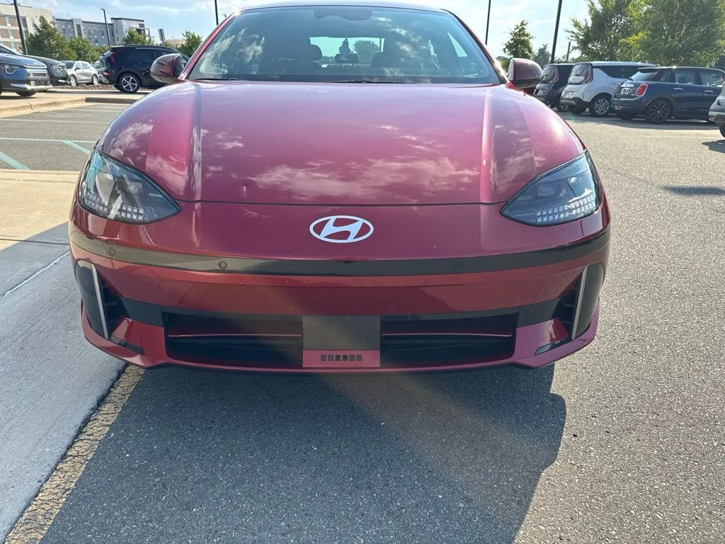 Used 2023 Red Hyundai SE Standard Range image 2