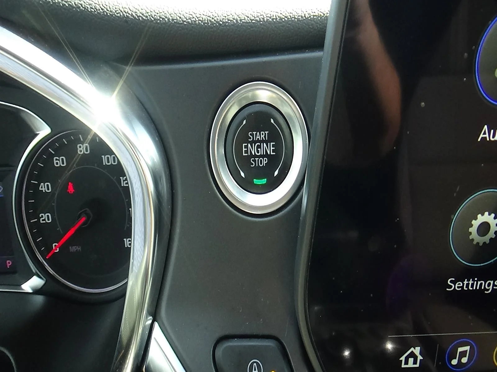 Used 2025 Black (gba) Chevrolet LT image 27