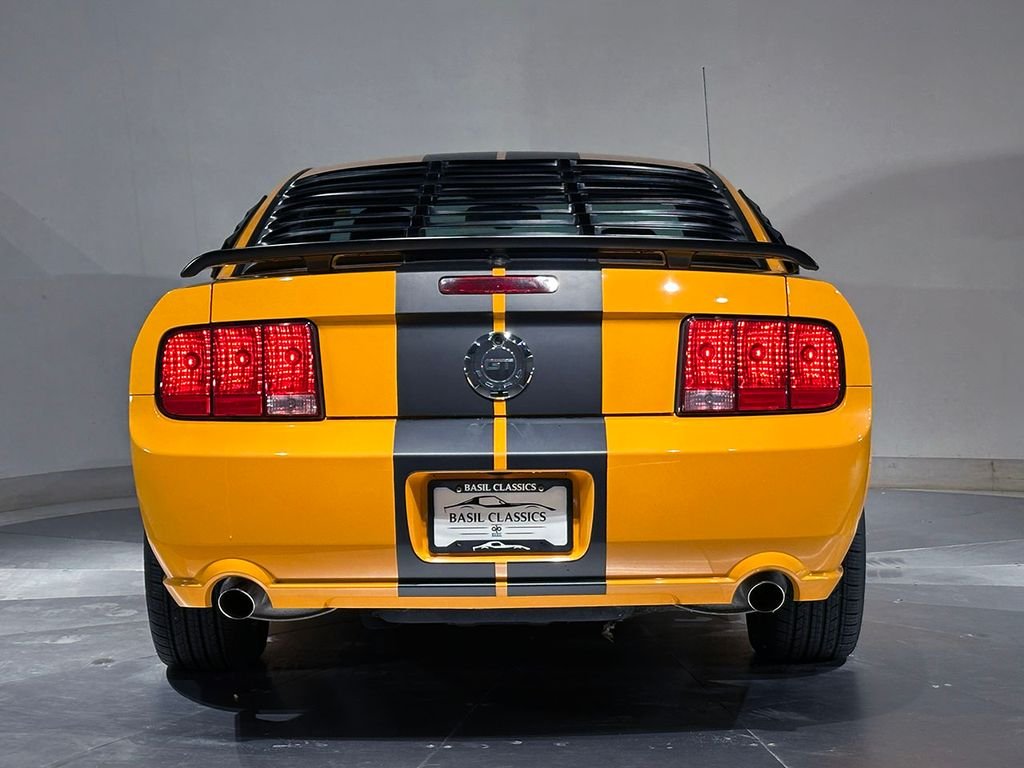 Used 2007 Orange Ford  image 36