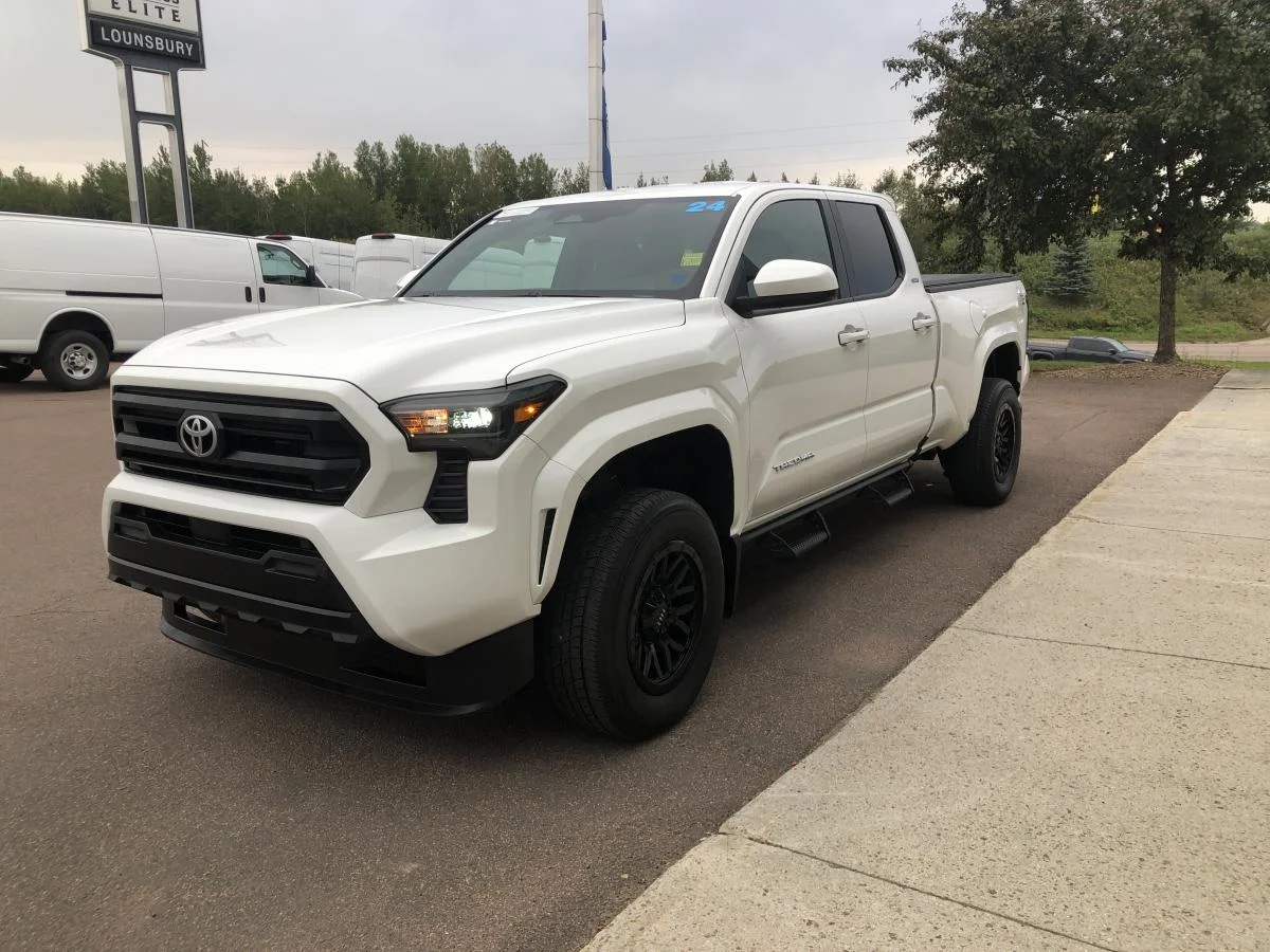 Used 2024 White Toyota 4x4 Double Cab Auto SB TRD Sport image 5