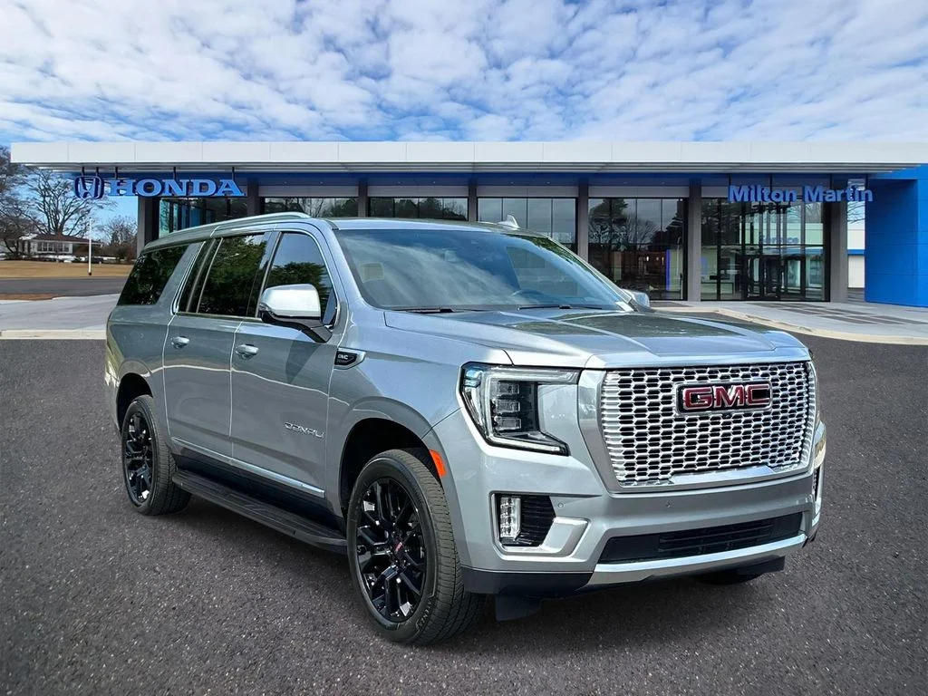 2024 GMC Yukon Denali AWD's photo