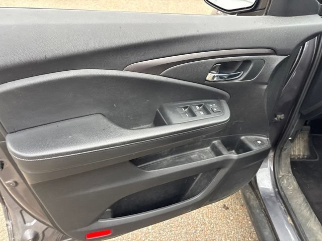 Used 2020 Pacific Pewter Metallic Honda Sport image 14