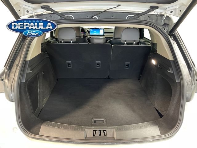 Used 2025 White Lincoln Premiere image 6