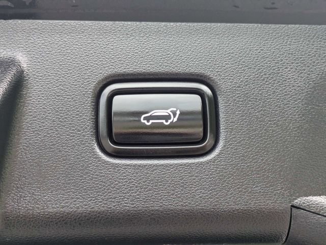 Used 2024 Black Hyundai SEL image 13