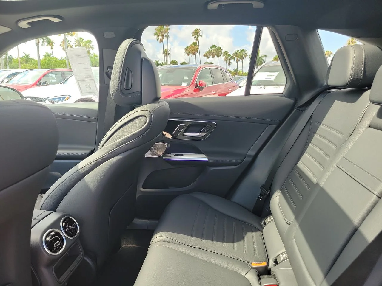 New 2026 Polar White Mercedes-Benz GLC 300 image 11