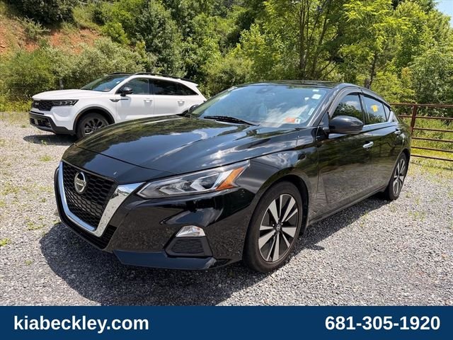 Used 2019 Black Nissan 2.5 SV image 2