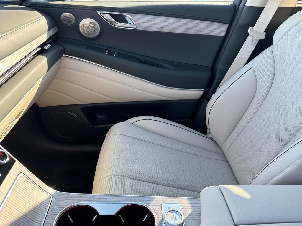 New 2026 Savile Silver Genesis 2.5T PRESTIGE image 8