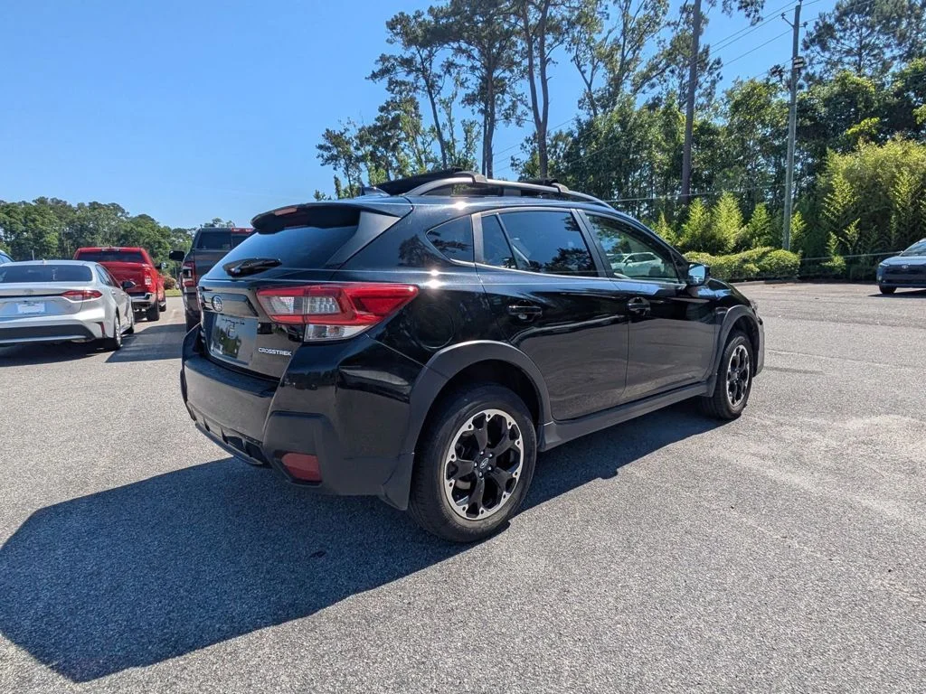 Used 2021 Black Subaru Premium image 7