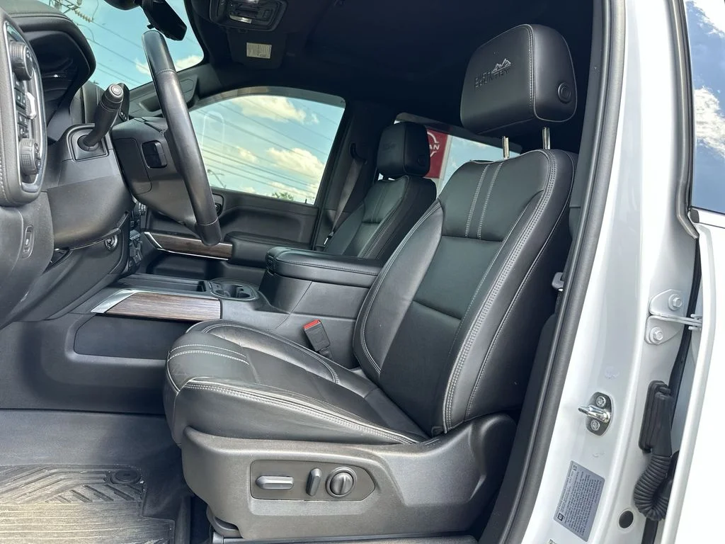 Used 2022 White Chevrolet High Country image 17