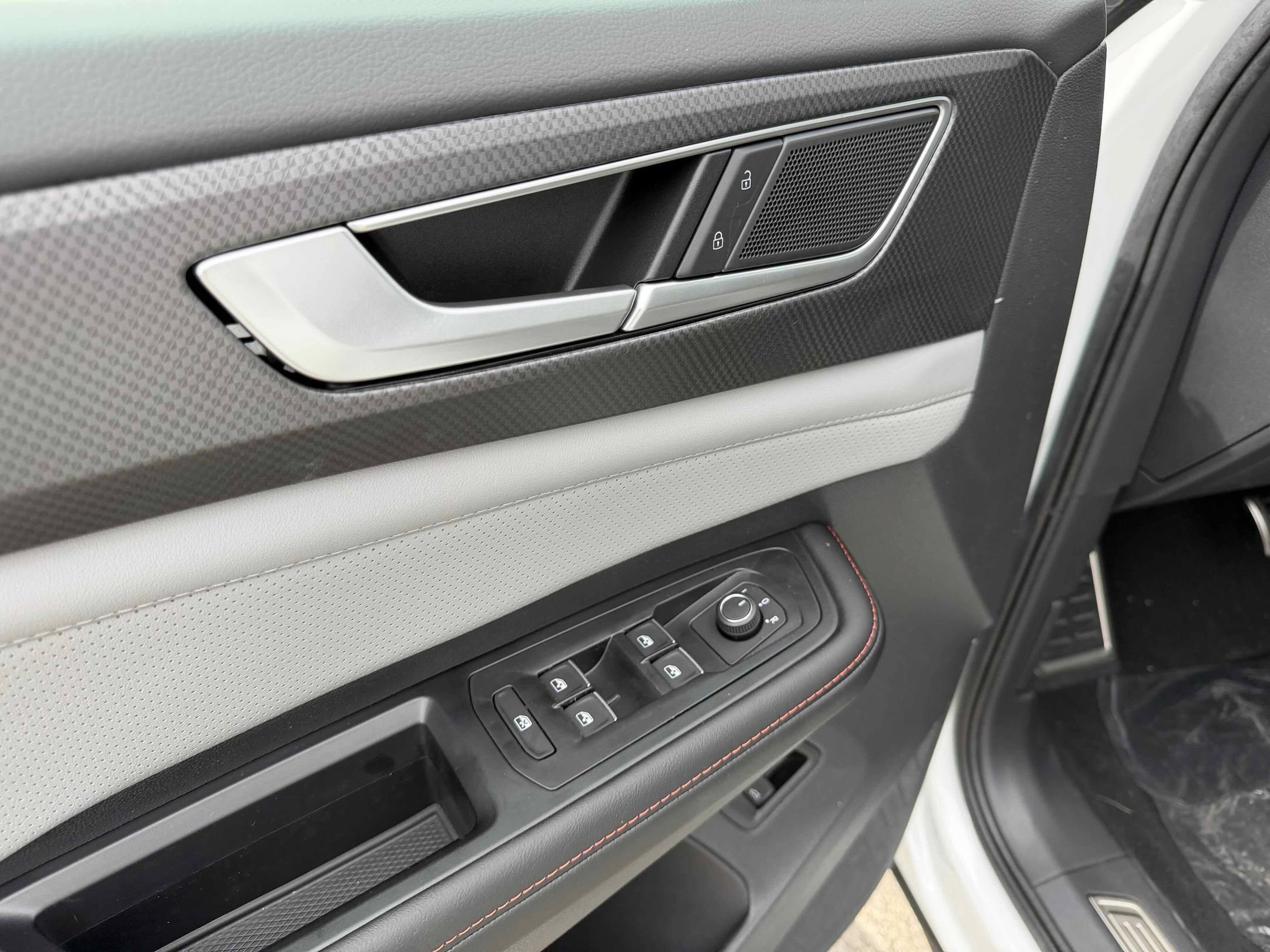New 2026 Pearl Volkswagen 2.0T Peak Edition image 17
