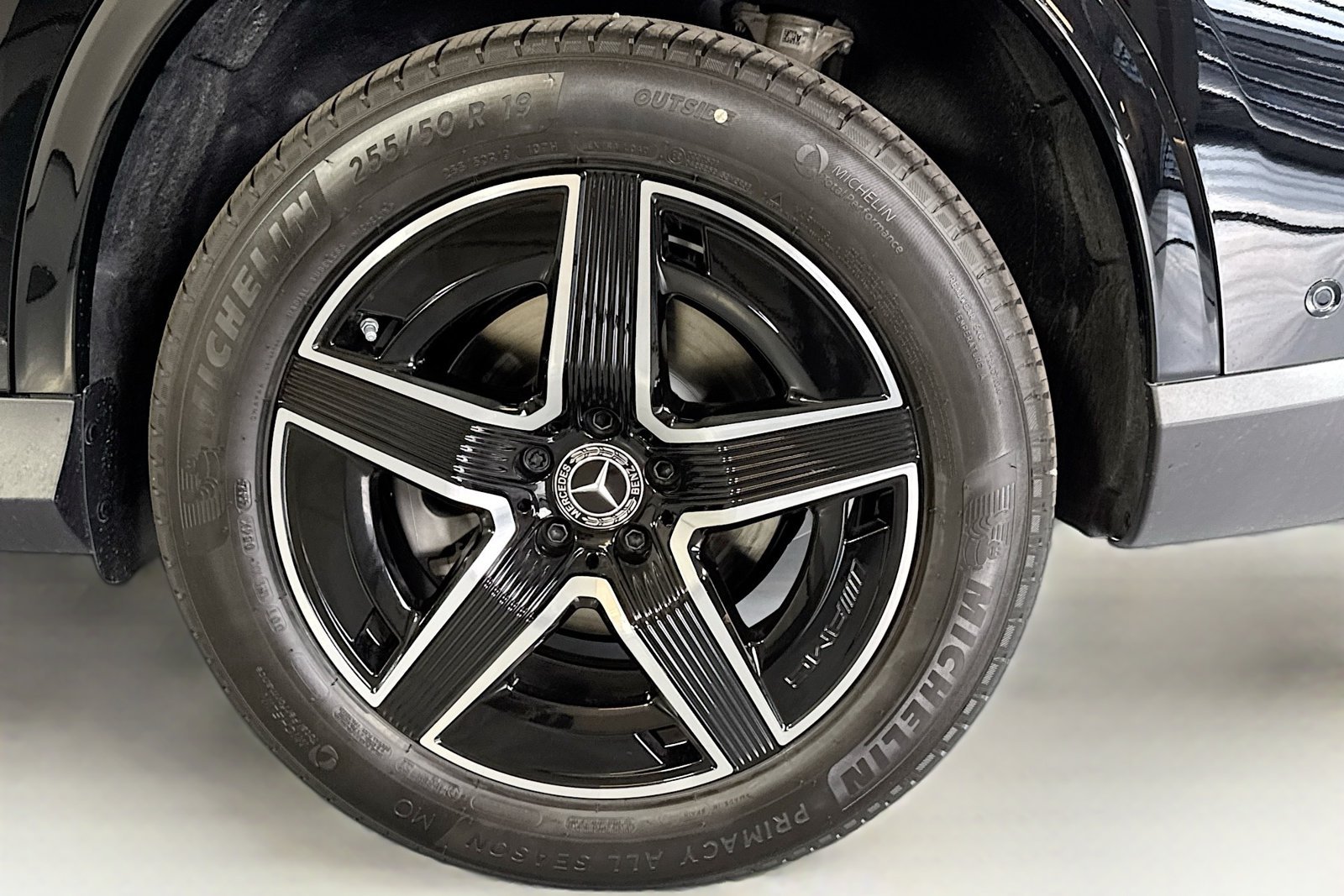 New 2026 Black Mercedes-Benz GLC 300 image 28