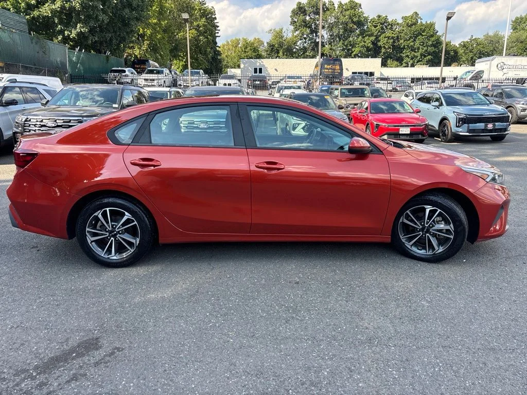 Used 2023 Red Kia LXS image 6