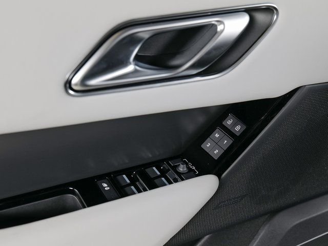New 2026 Fuji White Land Rover S image 26