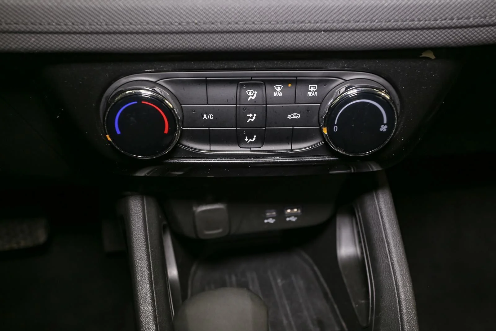 Used 2024 Summit White Chevrolet LT image 29