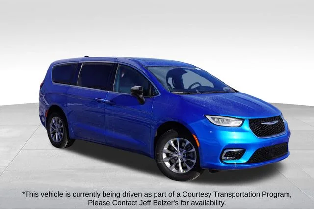 2026 Chrysler Pacifica Limited AWD's photo