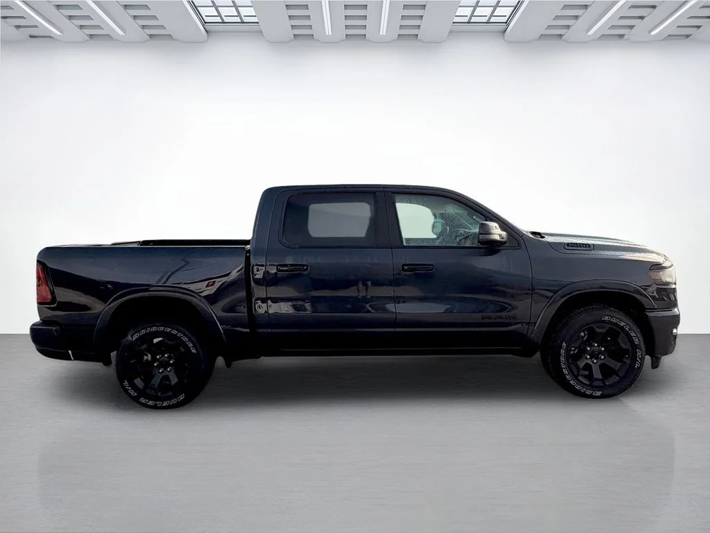 New 2026 Diamond Black Crystal Pearl-Coat Exterior Paint RAM Big Horn/Lone Star image 2