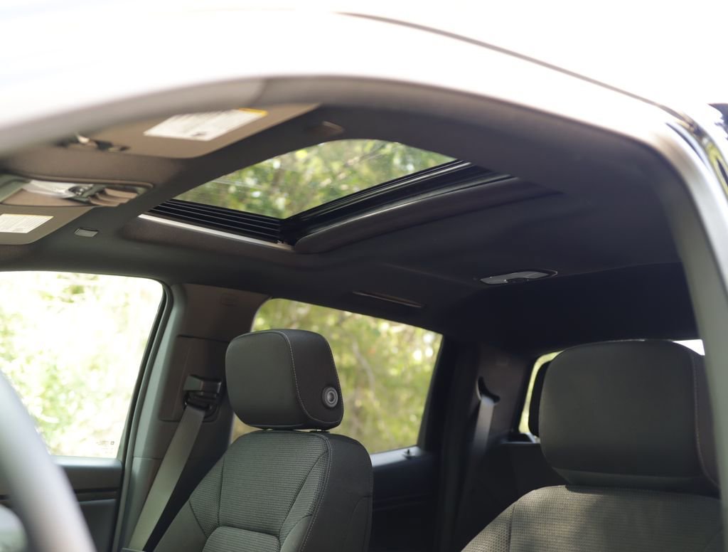 New 2026 Onyx Black GMC Elevation image 25