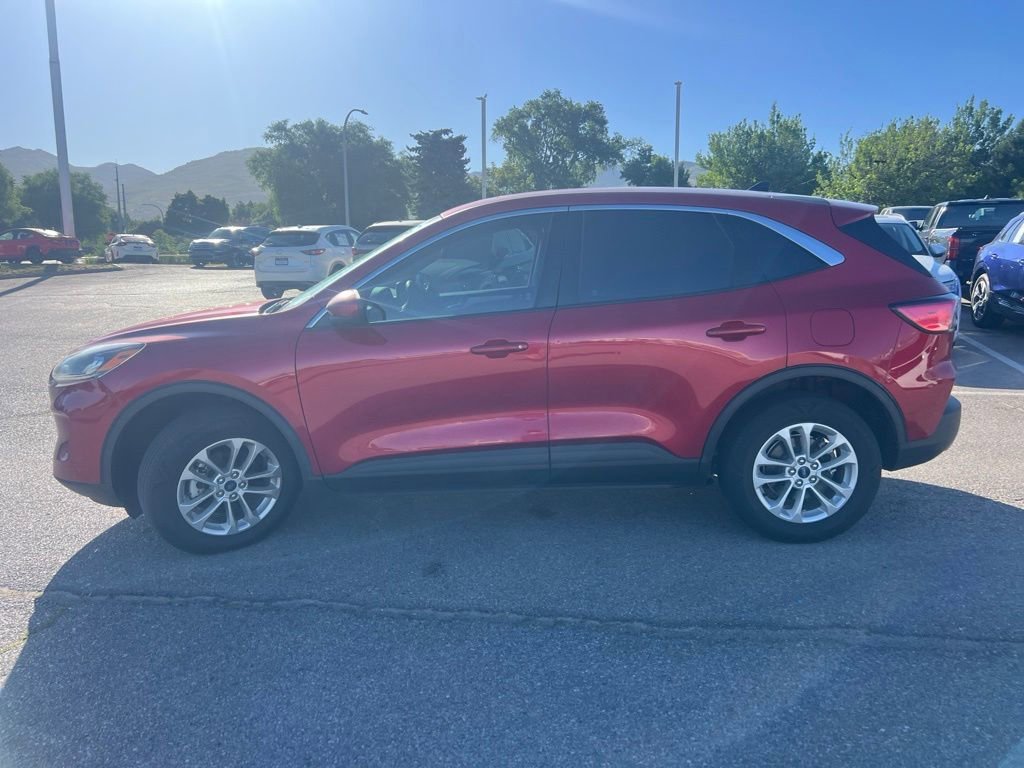 Used 2020 Red Metallic Ford SE image 13