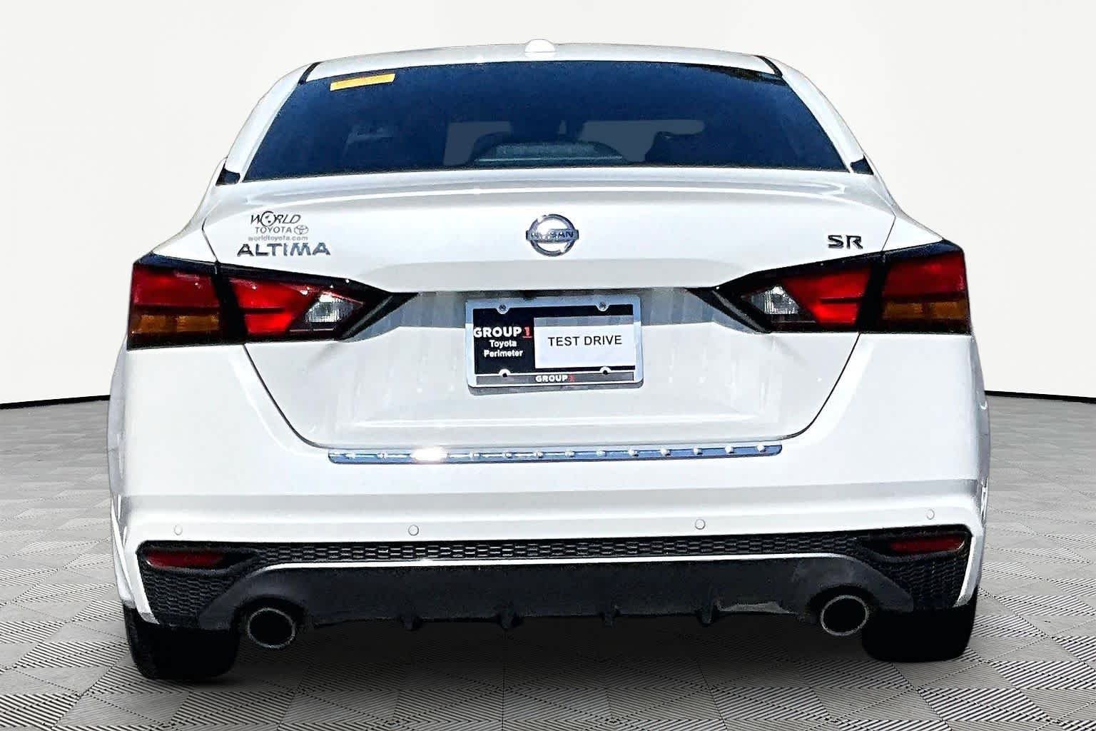Used 2022 Pearl White Tricoat Nissan 2.5 SR image 5