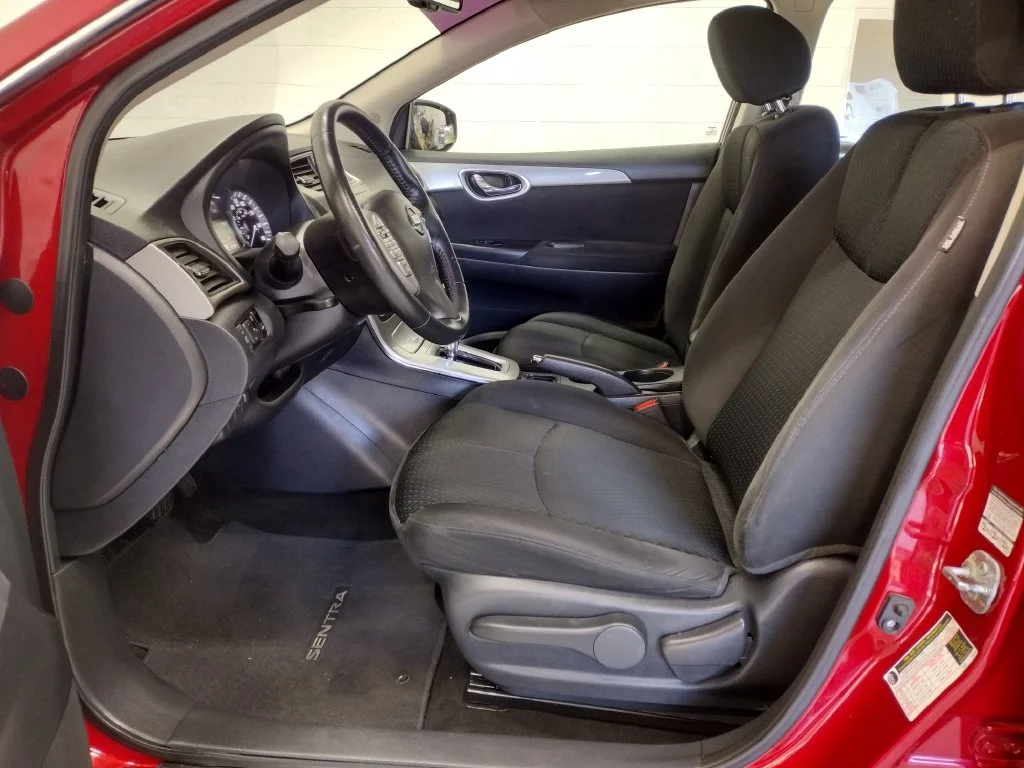 Used 2014 Red Nissan SR image 23