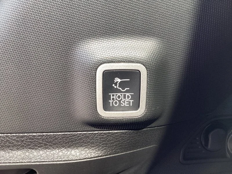 New 2027 Bright White Clearcoat Jeep Summit image 16