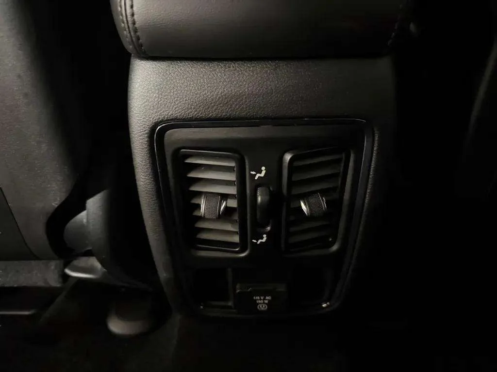 Used 2021 Sting-Gray Clearcoat Jeep Laredo X image 20