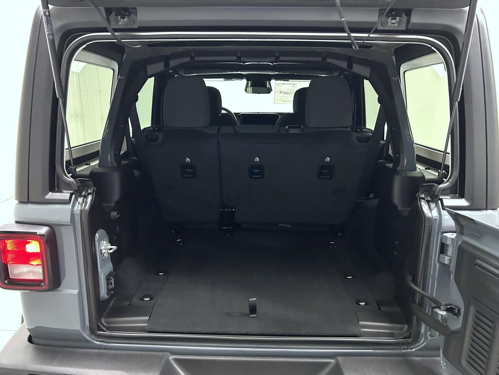 New 2026 Anvil Clear-Coat Exterior Paint Jeep Sport S image 21