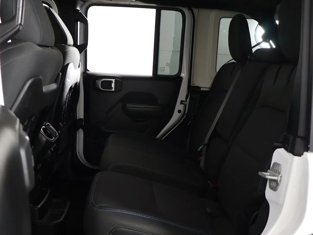 Used 2022 White Jeep Unlimited Rubicon 4xe image 36