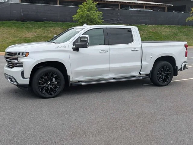 Used 2021 Beige Chevrolet High Country image 9