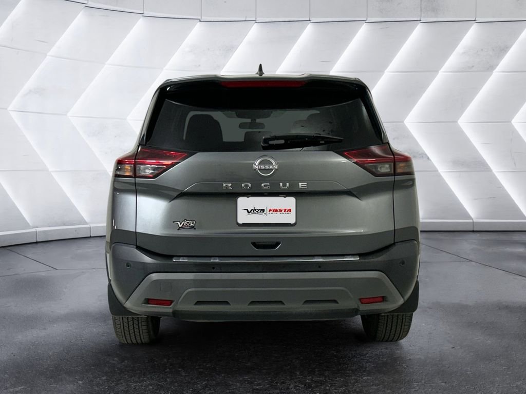 Used 2023 Gray Nissan S image 5