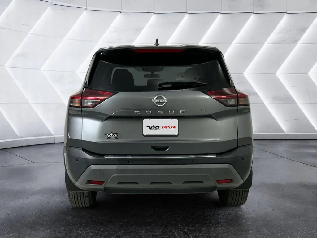 Used 2023 Gray Nissan S image 5
