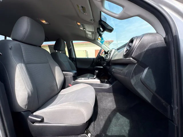 Used 2020 Silver Toyota SR5 image 13