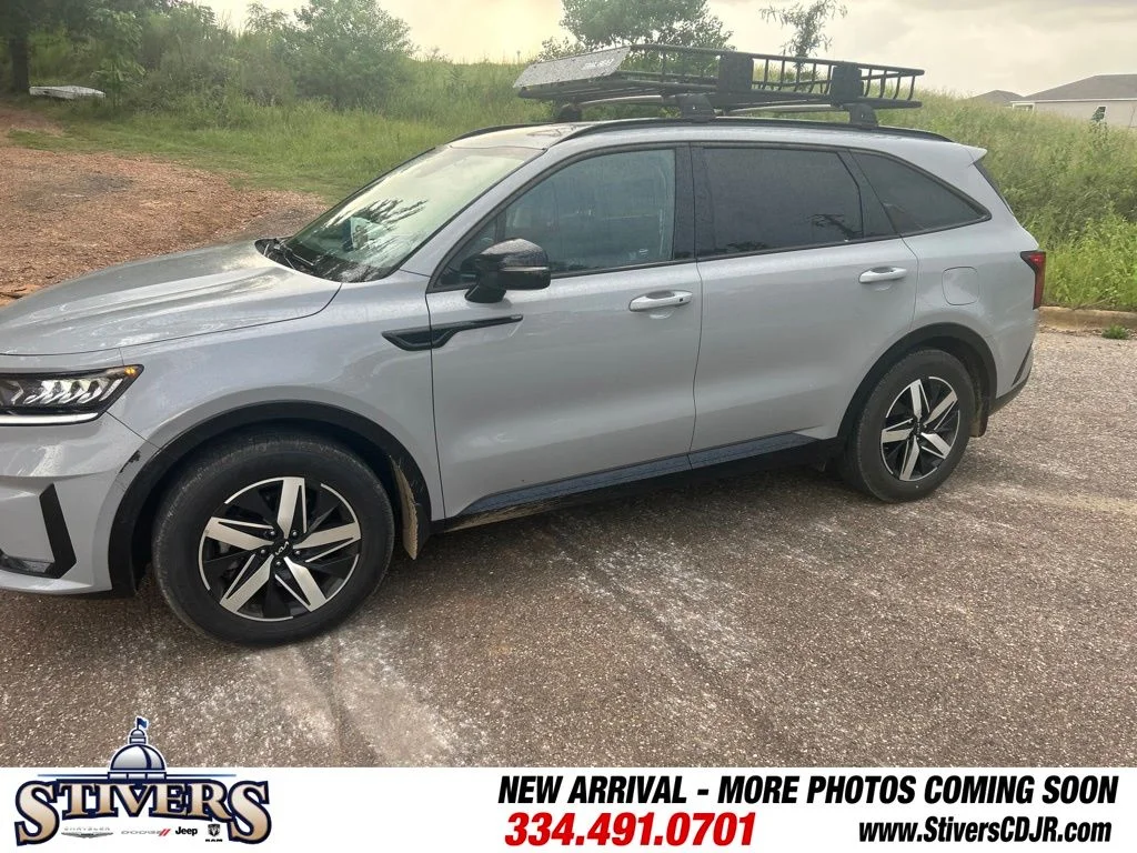 Used 2023 Gray Kia EX image 4